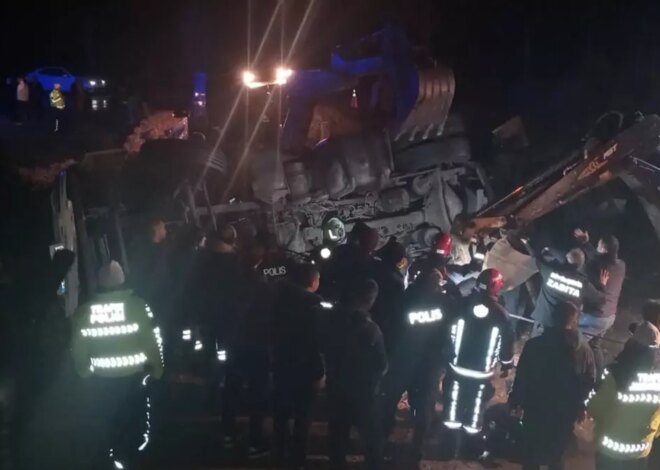 Malatya’da trafik polislerine saman yüklü TIR çarptı: 1 polis şehit oldu, 1 polis yaralandı.